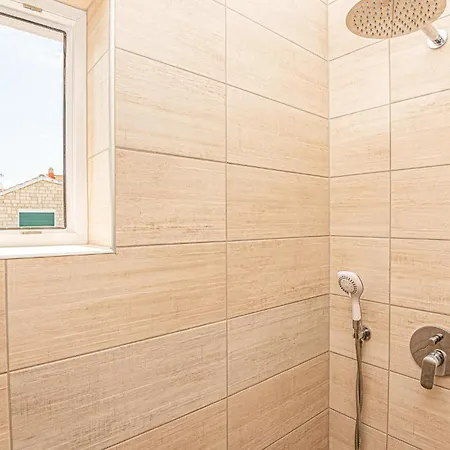 Cozy In With Wifi Apartment Brodarica (Sibenik-Knin)