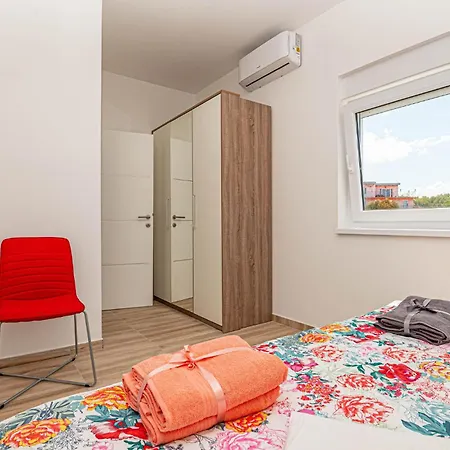 Cozy In With Wifi Daire Brodarica (Sibenik-Knin)