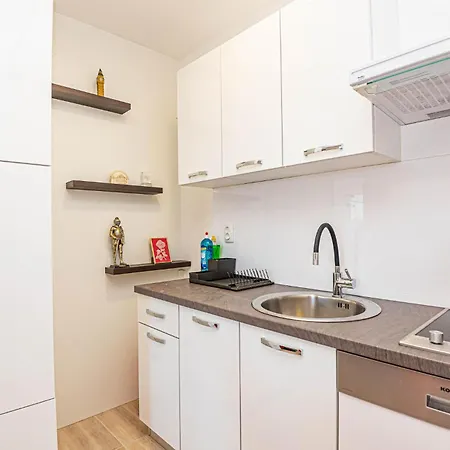 Apartment Cozy In With Wifi Brodarica (Sibenik-Knin)