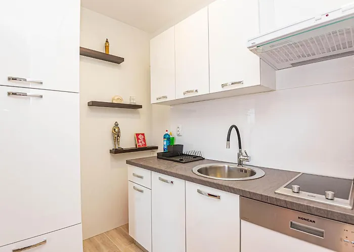 Appartement Cozy In With Wifi Brodarica (Sibenik-Knin)